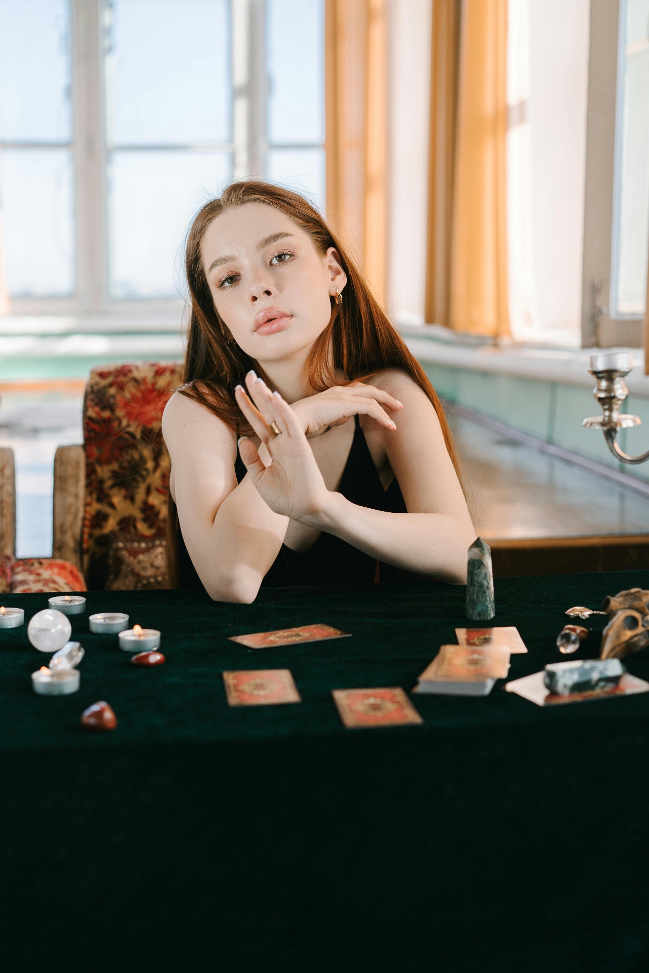 Vidente Ângela - Especialista em Tarot e orientação espiritual